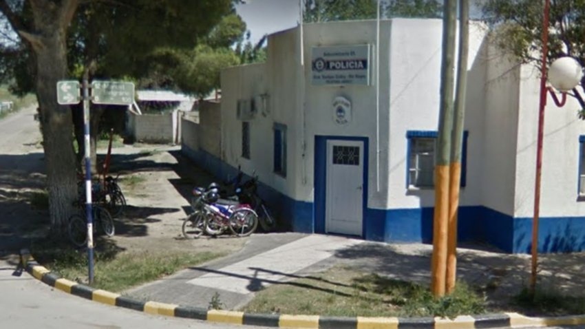 Una policía contagiada y dos pueblos cerrados