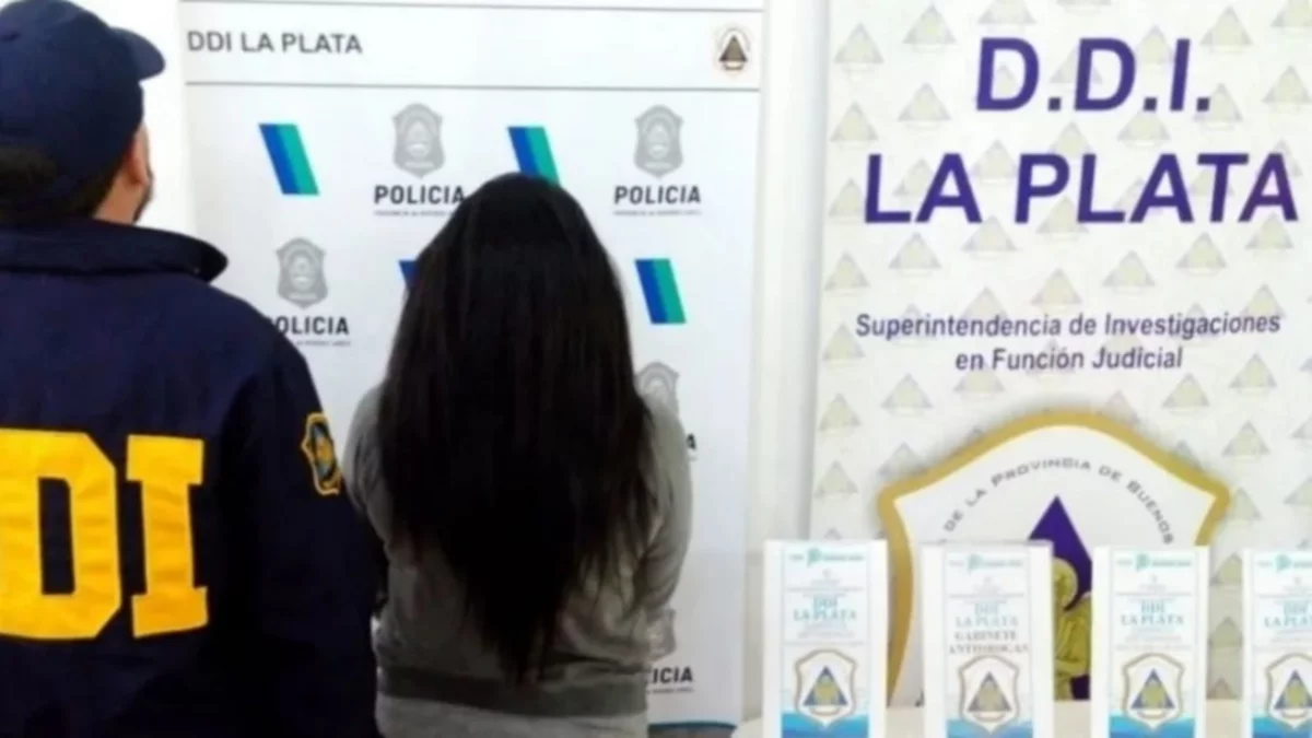 Atraparon a una maestra que vendía drogas