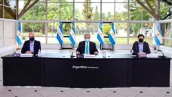 Cuarentena hasta el 30 de agosto, "pero con una ventana de esperanza"