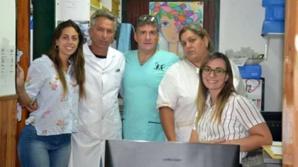 Quieren echar al único médico del pueblo porque tiene COVID-19