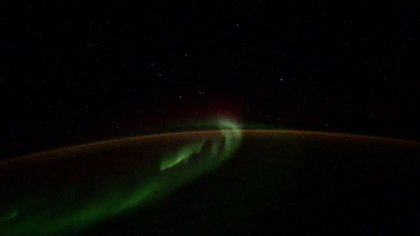 Astronauta filmó ¡cinco OVNIS en fila! sobre la Antártida