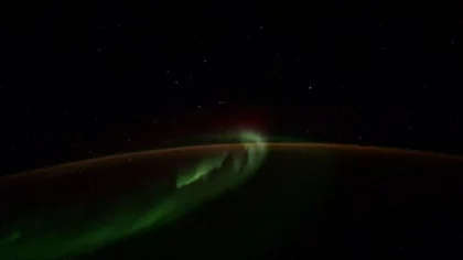 Astronauta filmó ¡cinco OVNIS en fila! sobre la Antártida