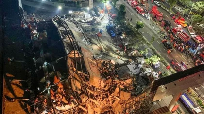 El estacionamiento de un shopping se tragó 21 autos