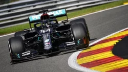 Hamilton ganó el Gran Premio y se aleja en la punta