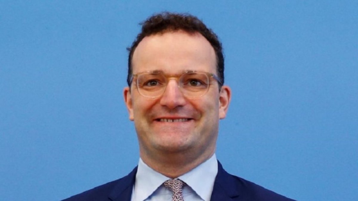 Escupieron e insultaron al ministro de salud de Alemania