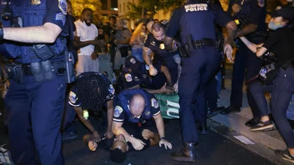 Un policía mató de un balazo a un afroamericano de 18 años