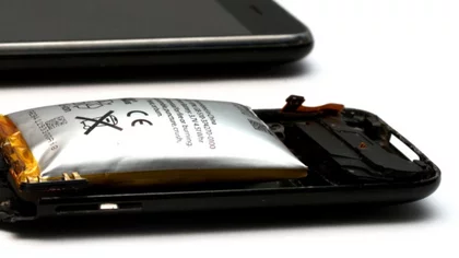 Se prendió fuego tras explotar su celular mientras dormía