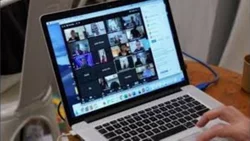 Sesión virtual "al desnudo" en Colombia