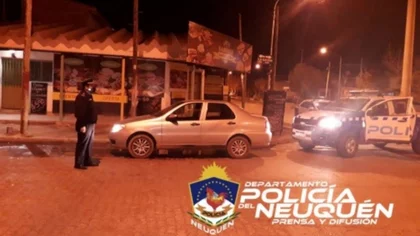 Echaron a tiros y piedrazos a policías durante una detención