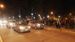 Bocinazo en protesta contra restricciones a la circulación