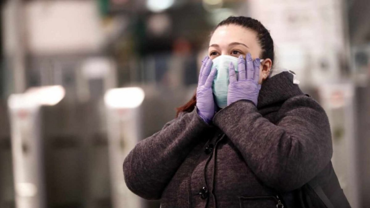 ¿Los contagiados transmiten el virus por 90 días?