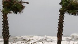El huracán Sally llegó a Alabama con vientos de 165 km/h