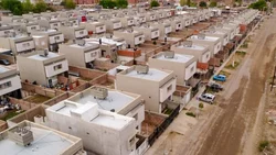 "Papá nos tiró ladrillos": Golpeó a su ex y a su hijita