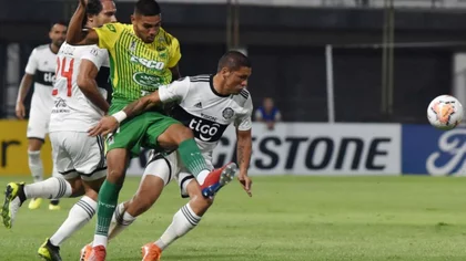 Vélez, Lanús y Defensa juegan por la Sudamericana