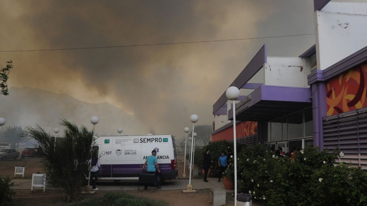 El fuego obligó a evacuar una maternidad en San Luis