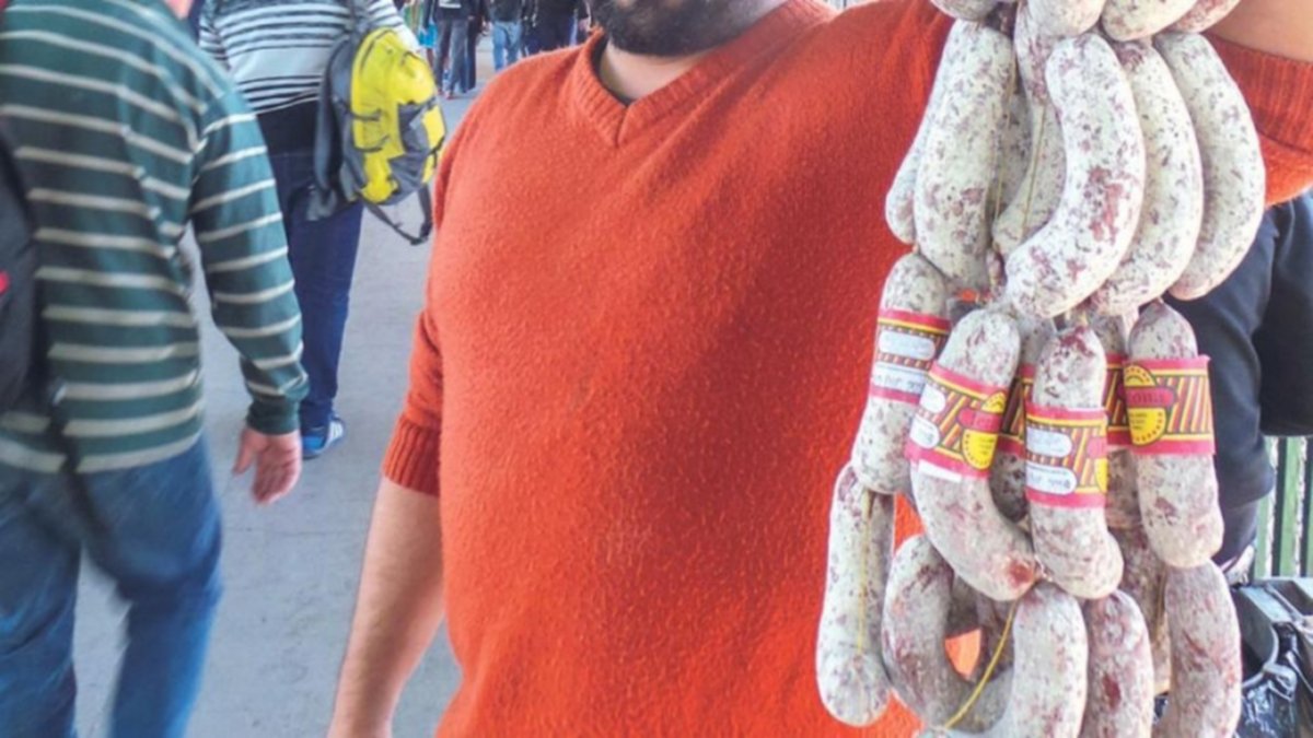 Golpeó a un jubilado porque no le compró salamines