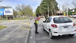 Neuquén pone más personal en la calle para bajar circulación