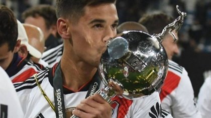 Martínez Quarta es nuevo jugador de Fiorentina