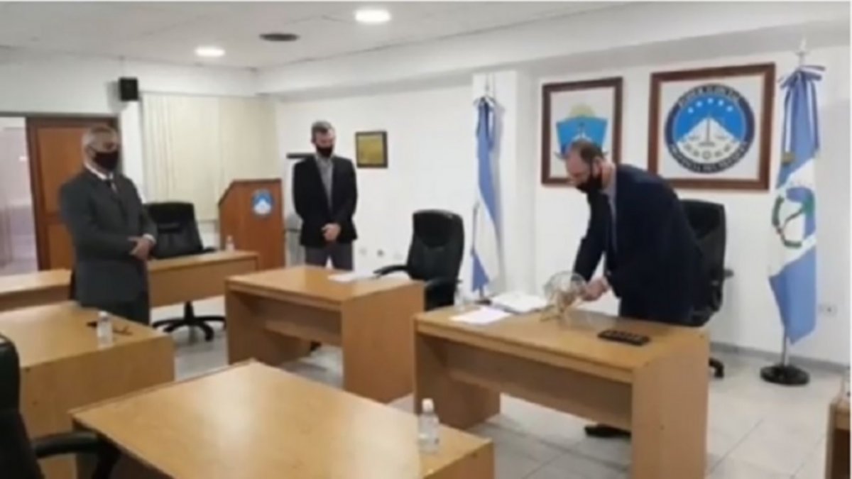 Completaron por sorteo los jurados para dos fiscales
