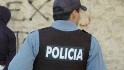 Mordió y trompeó a un policía: quedó detenido