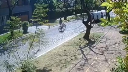 Ahora los ladrones roban bicicletas ¡en camioneta!