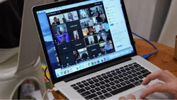 Famoso periodista se masturbó en una videollamada por Zoom