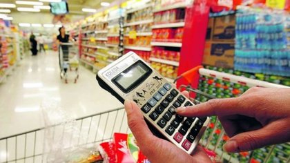 Una familia argentina necesita $47.000 para no ser pobre