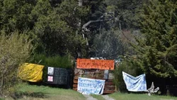 Villa Mascardi está sitiada y hay una orden de desalojo