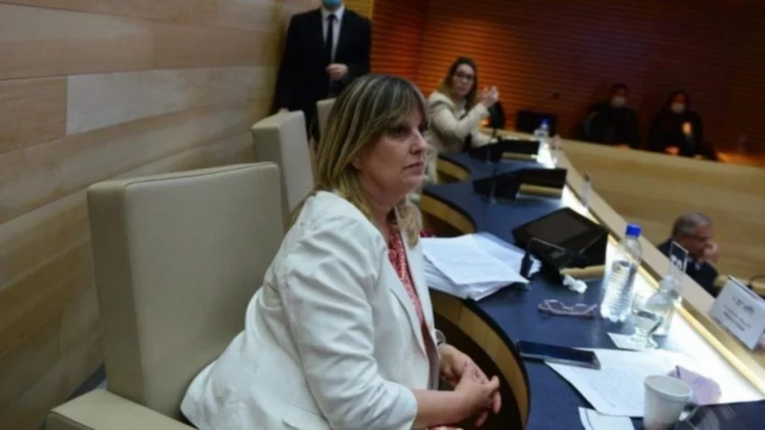 Legisladora evocó los Falcon verdes y la suspendieron