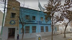 Robaba en una obra, lo atraparon y golpeó a un policía