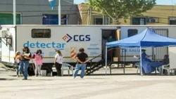 Se contagió en un geriátrico y hace 4 días que está sola con su familia