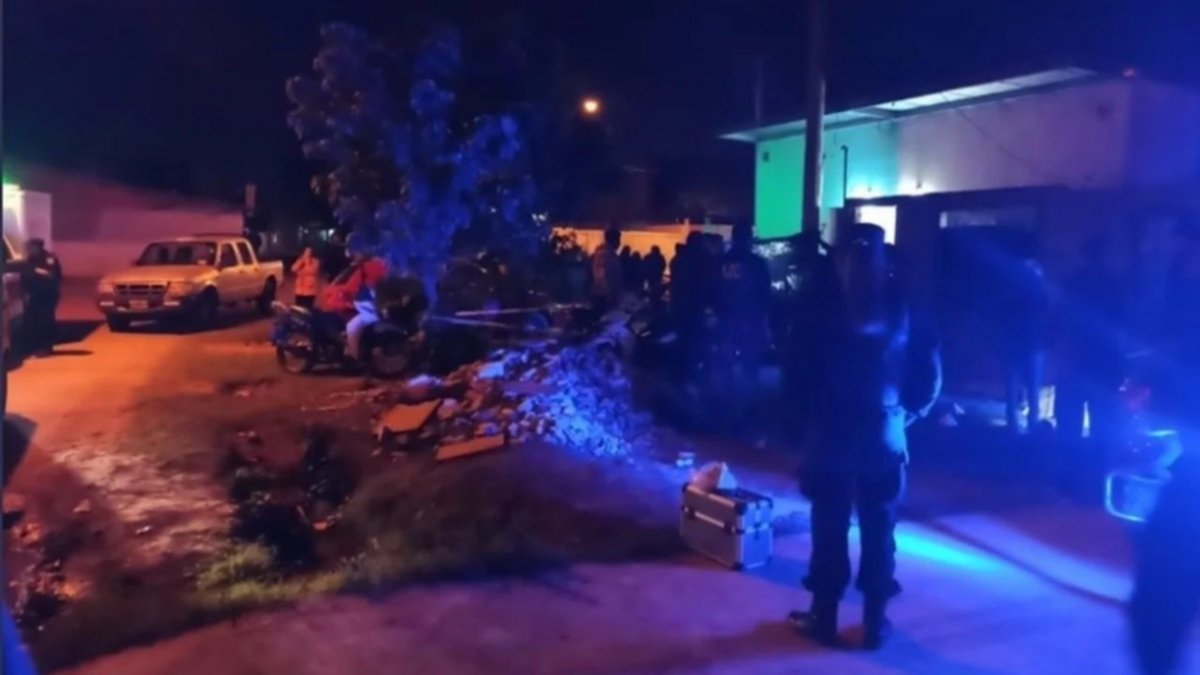 En plena calle asesinan a un joven de once balazos