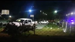Aceleró la camioneta de su papá y atropelló a una mujer