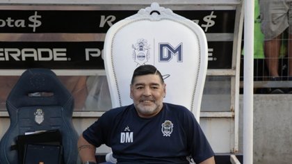 Maradona continuará internado el fin de semana
