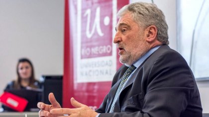 El rector y sus funcionarios se aumentaron 12% el sueldo