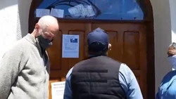 Mapuches entregaron la iglesia y se fueron caminando