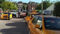 Asaltó a un taxista y cayó por su celular y su madre