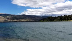 Muerte misteriosa en un velero en el lago Rosario