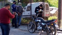 Se robó una moto policial de la comisaría, pero lo atraparon