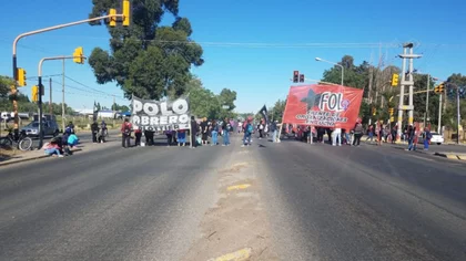 Organizaciones sociales cortan la Ruta 22