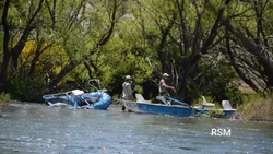 Encontraron muerto al guía de pesca; se dio vuelta el bote