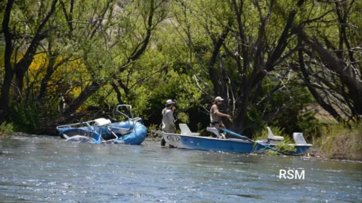 Encontraron muerto al guía de pesca; se dio vuelta el bote