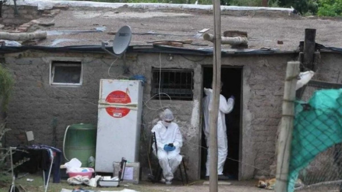 Por celos apuñaló a su mujer y mató a su mejor amigo