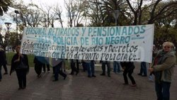 Policías retirados de Río Negro reclaman cobrar los aumentos