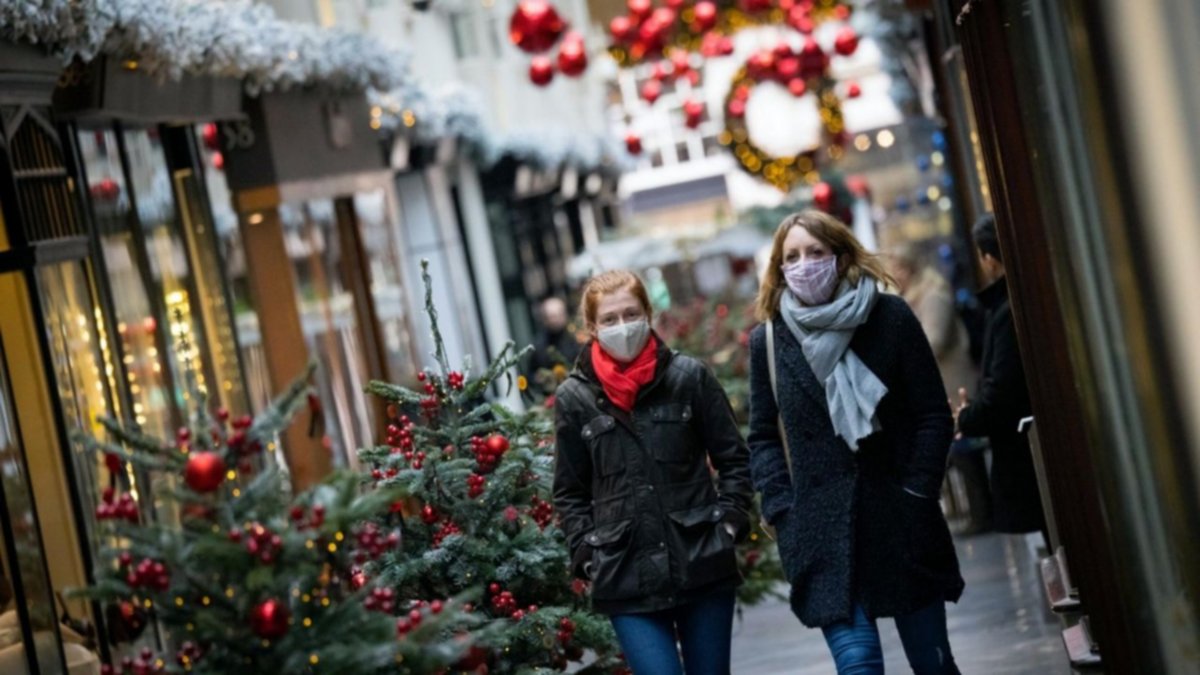 España planea la navidad con grupos de hasta 6 personas