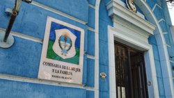 Adoptaron hermanitos, y después los dejaron en la Comisaría