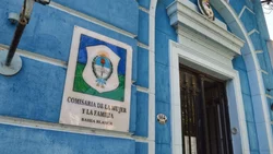 Adoptaron hermanitos, y después los dejaron en la Comisaría