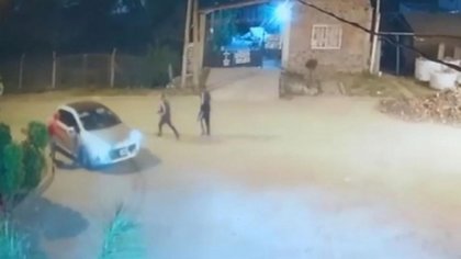 Le dieron un tiro en la puerta de un hotel alojamiento; quedó ciego