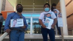 Se encadenaron en la Ciudad Judicial, en Roca