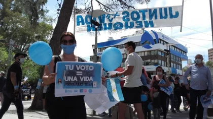 Sectores provida manifestaron en Neuquén contra el aborto